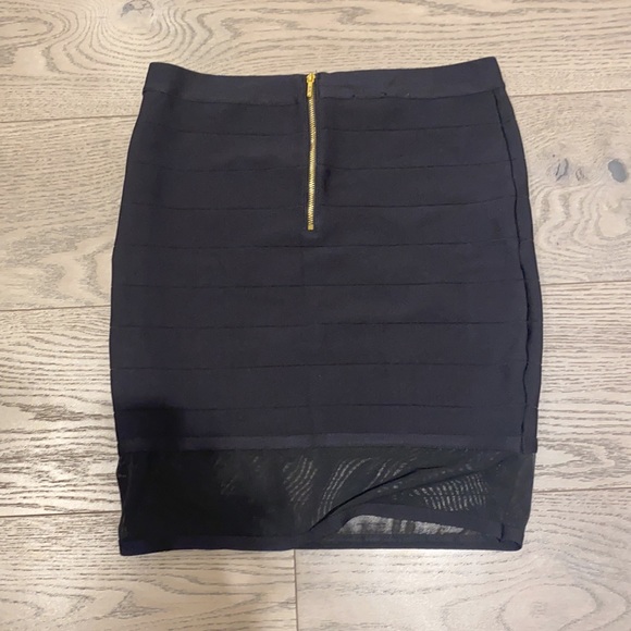 Little black skirt- sheer stripe at the bottom - Picture 2 of 2